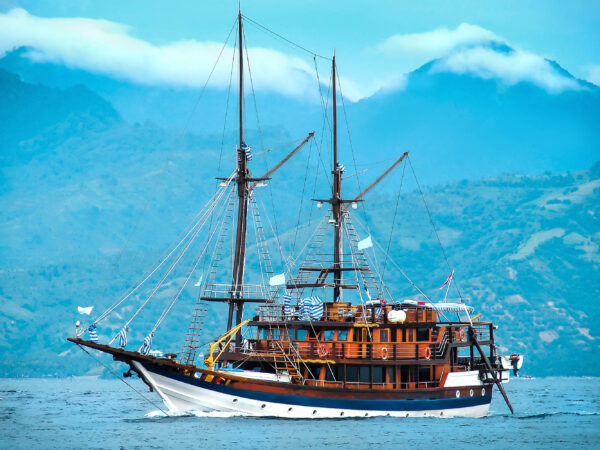 Komodo Sailing Trip – Explore the Beauty of Komodo National Park