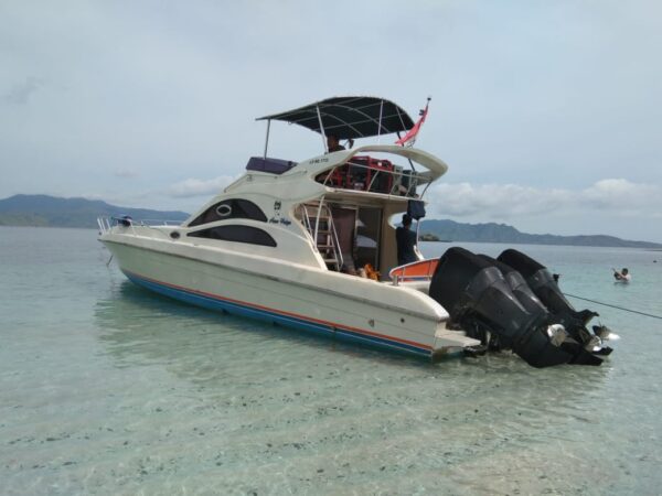 4D/3N WONDERFUL OF KOMODO NATIONAL PARK (STAY IN PRIVATE RESORT IN SERAYA ISLAND)
